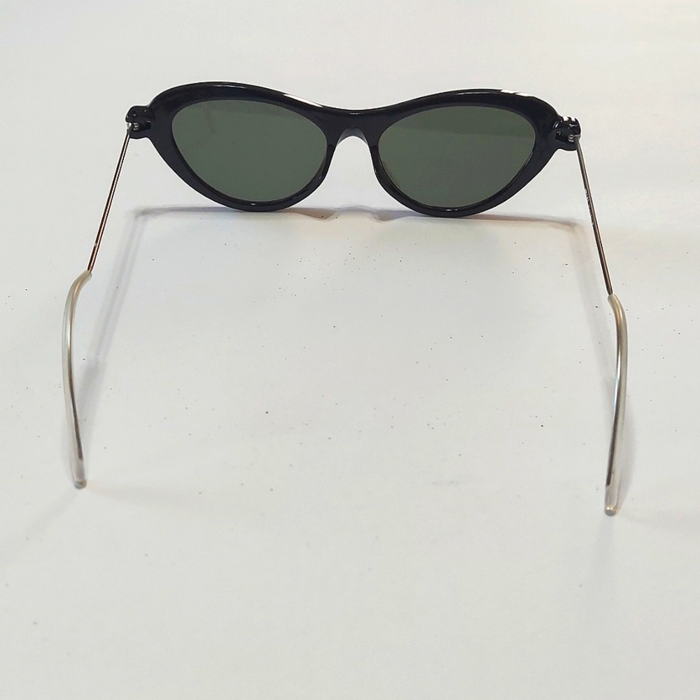 Prada NWOT Ladies Cat Eye Black Frame Sunglasses - Picture 4 of 10